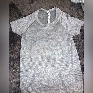 Lululemon swiftly tech 2.0 grey shirt